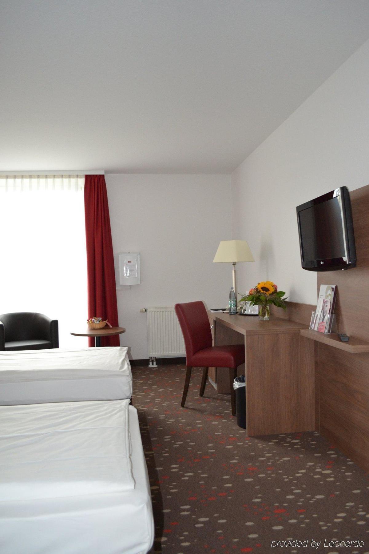 Quality Hotel Erlangen Garni Room photo